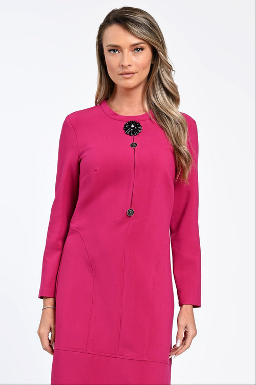 Rochie elegantă fucsia cu nasturi decorativi și floare aplicată – rochia Elise Natalee