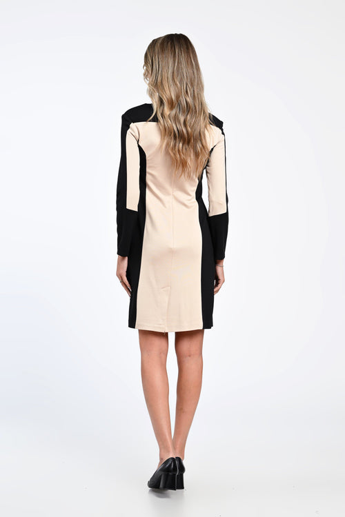 Rochie elegantă în două culori, bej și negru, cu croială care subțiază silueta – rochia Daria Natalee