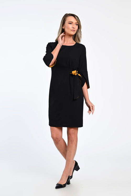 Rochie neagră elegantă cu fundă galben-muștar și mâneci evazate – rochia Mara Natalee