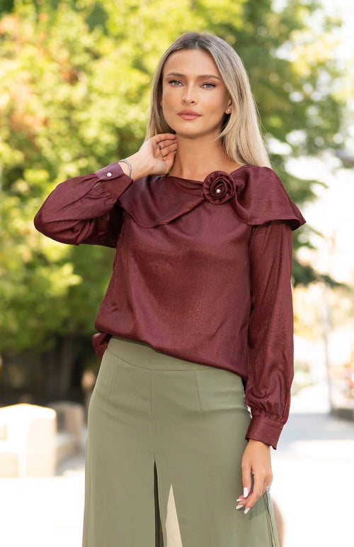 Bluză damă bordo cu floare decorativă – Amalia