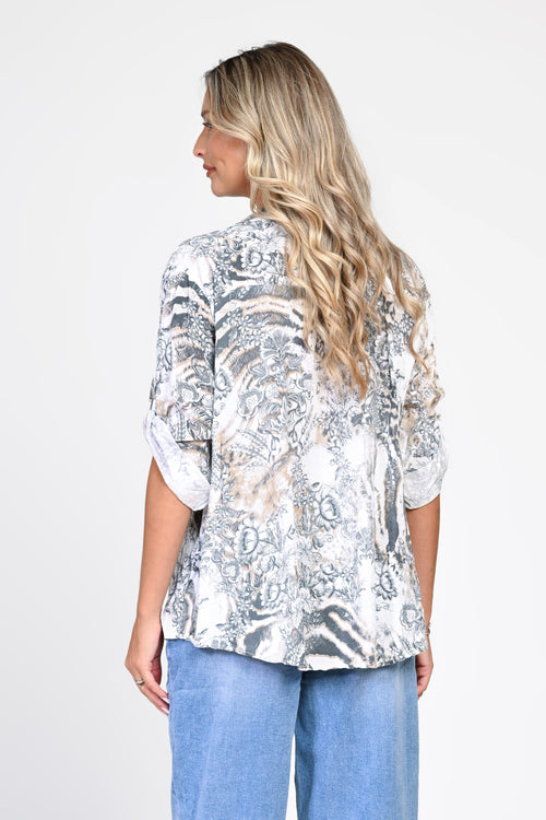 Bluză albă din vâscoză cu imprimeu floral și animal print