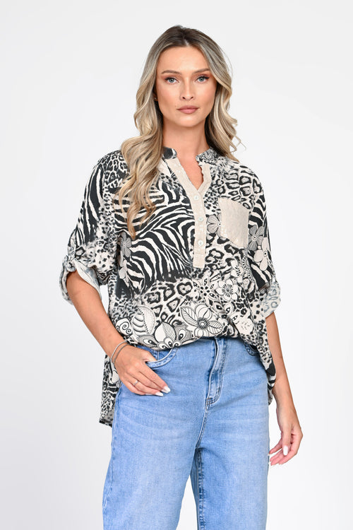 Bluză oversized cu imprimeu animal print și motive florale
