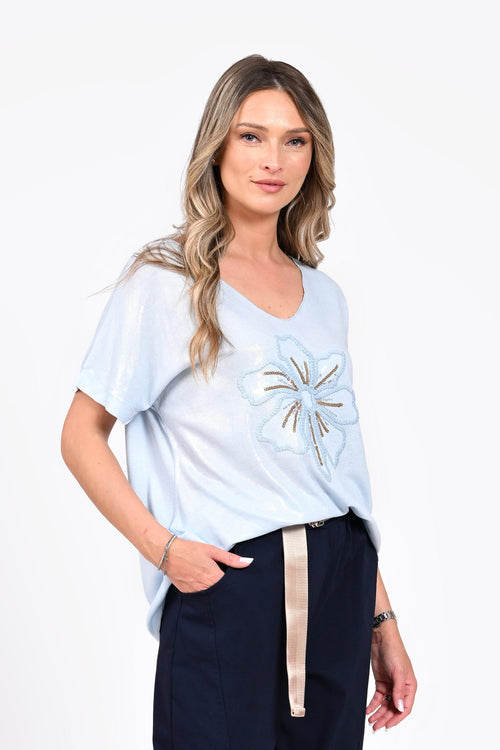 Bluză damă bleu cu floare decorativă – Elissa Natalee