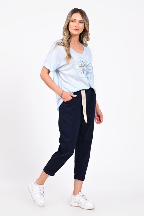 Bluză damă bleu cu floare decorativă – Elissa Natalee