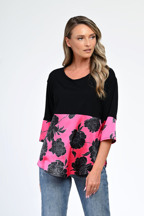 Bluză damă neagră cu imprimeu floral pe fundal fucsia – Elara Natalee