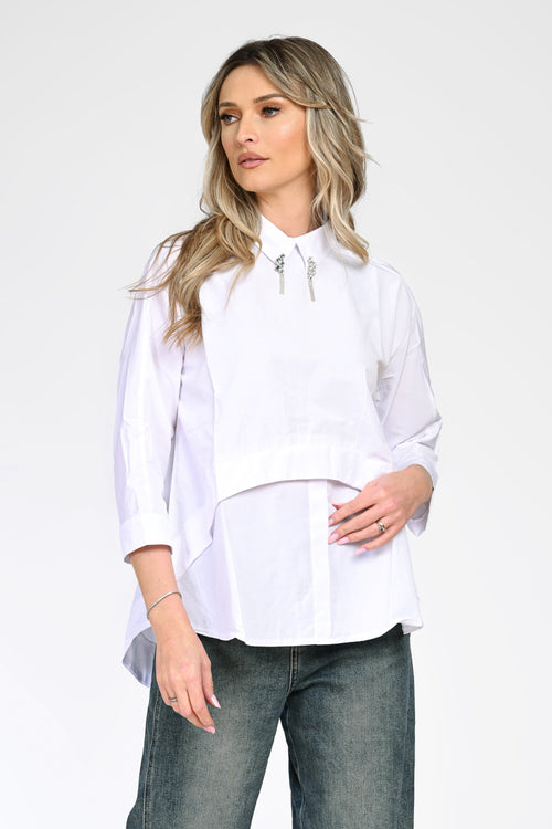 Cămașă damă albă cu design stratificat și detalii bijuterie Elise Natalee