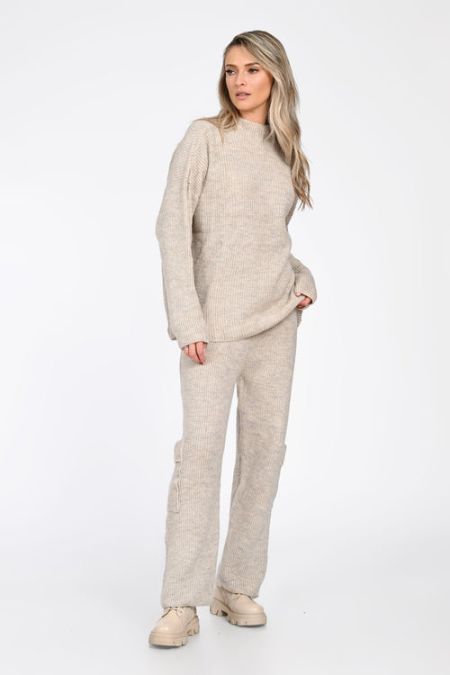 Compleu tricotat damă crem – set lejer și călduros cu bluză și pantaloni cargo Natalee Fashion