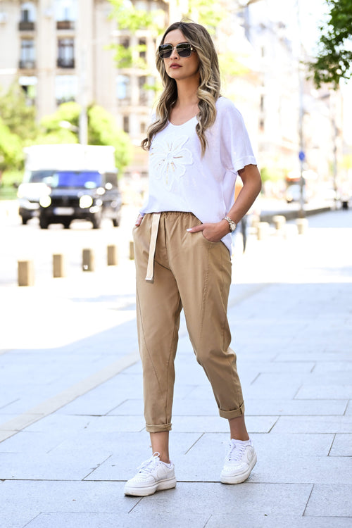 Pantaloni damă bej casual cu cordon în talie – Carissa Natalee