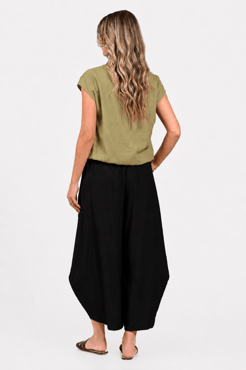 pantaloni Eranthe cocoon din in negri Eranthe