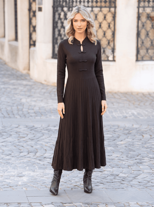 Rochie lungă maro ciocolatiu cu fustă plisată Evelina Natalee