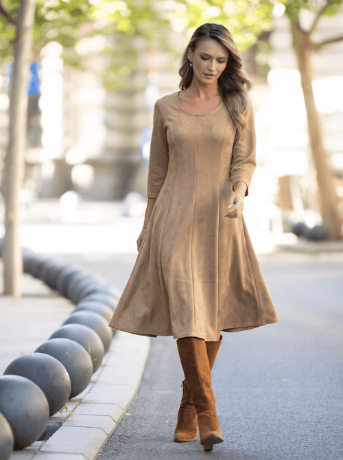 Rochie midi bej în clini cu aspect de piele întoarsă Amalia Natalee