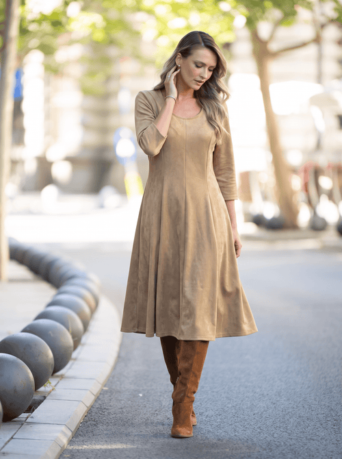 Rochie midi bej în clini cu aspect de piele întoarsă Amalia Natalee